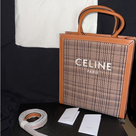 👜 CELINE Brown Tweed Vertical Handbag! ❤️💋 - Picture 2 of 9